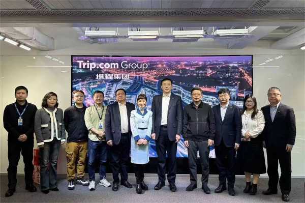 丁磊带队拜访在沪重点客户
