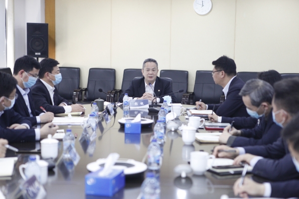 张锐听取上海公司一季度经营分析汇报