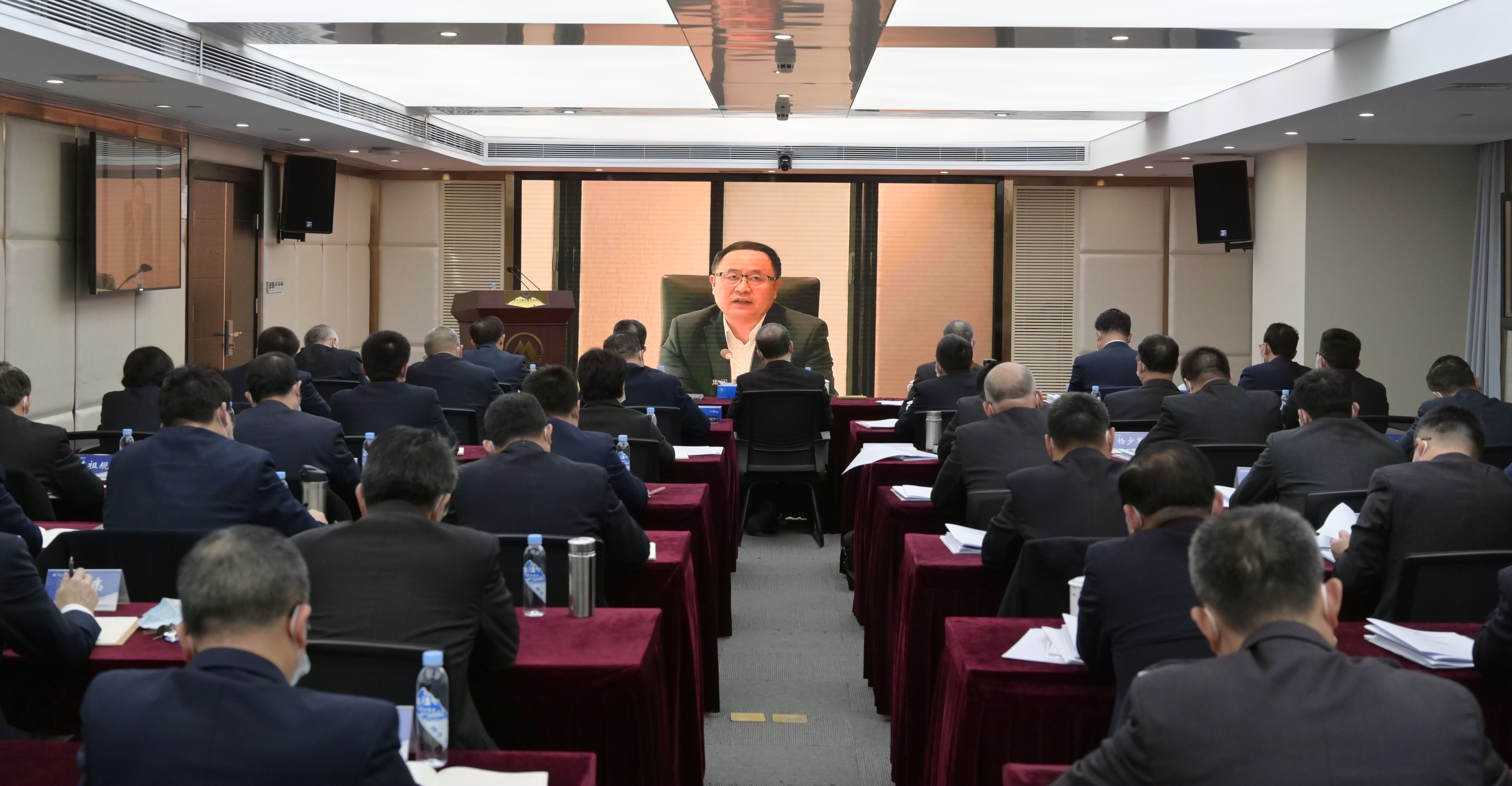胡建华出席长航集团2021年年会
