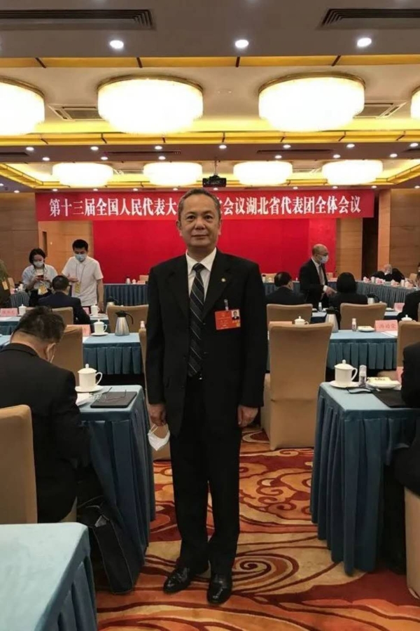 关注两会┃【中国青年网】敢于负责、敢于斗争、敢于克服困难