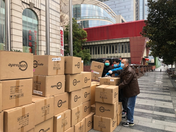 【抗疫•复工】突击接卸防疫物资！长航集团总部党员志愿服务队在行动