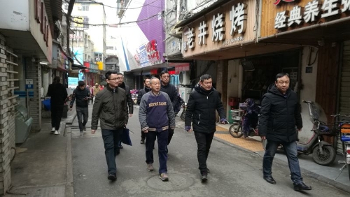 涂晓平赴黄鹤楼小区商铺开展安全检查