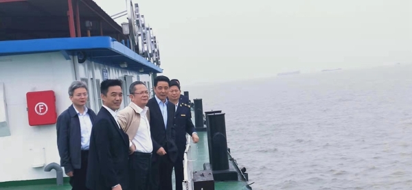 张锐调研武汉公司镇江绿色航运服务区建设情况