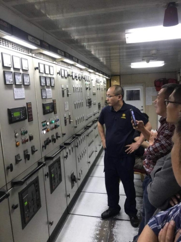 长江修船“国家队”完成首批长江船舶岸电改造