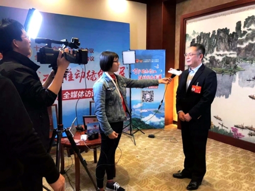 关注两会 ︳全国人大代表、中国长江航运集团有限公司董事长张锐接受多家媒体采访