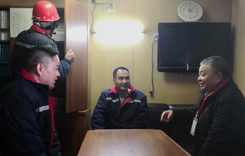 长航集团副总经理龚道平拜访镇江市港口发展集团并在镇江、泰州等地检查安全