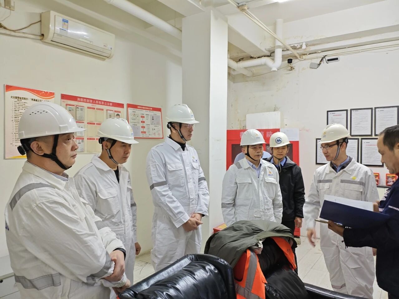 丁磊带队检查消防安全工作