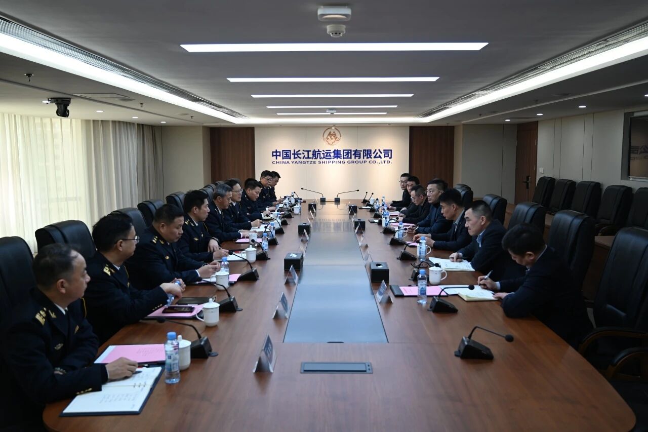 中国长航与长江海事局开展工作交流