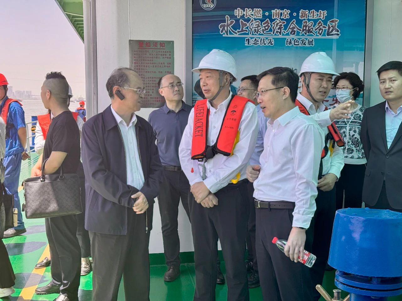 中国水运报：全国人大代表调研中长燃新生圩水上绿色综合服务区