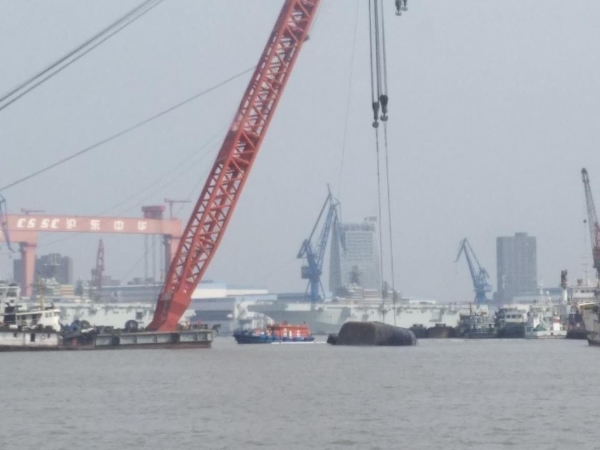 南京公司上海公务船船员参与紧急救援受表扬